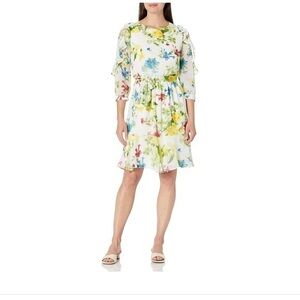 NWT Calvin Klein Floral 3/4 Sleeve Dress with Ruffles and Belt Size Small